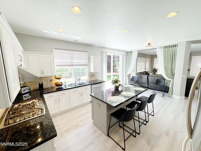 6726 Runnymede Drive, Sparks, NV 89436