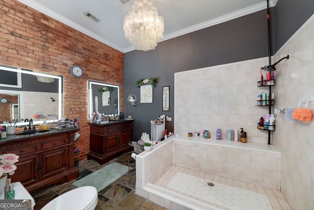 113 N Jefferson Avenue, Eatonton, GA 31024