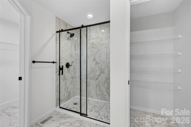 126 39th Avenue Court NW, Hickory, NC 28601
