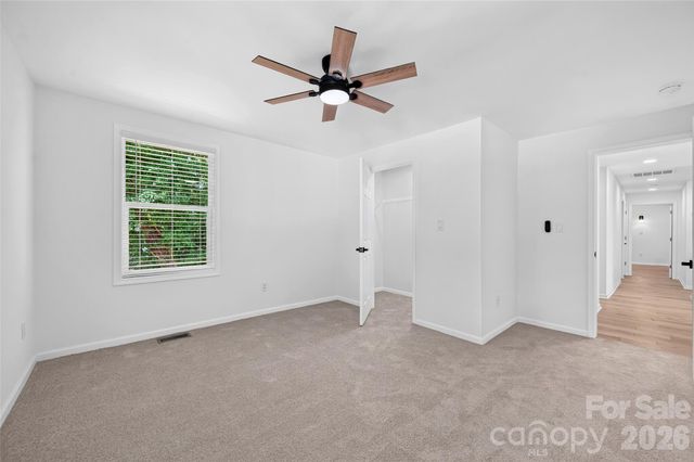 126 39th Avenue Court NW, Hickory, NC 28601