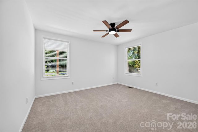 126 39th Avenue Court NW, Hickory, NC 28601