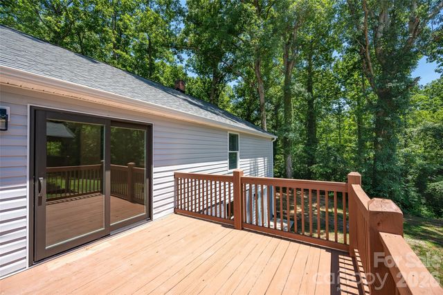 126 39th Avenue Court NW, Hickory, NC 28601