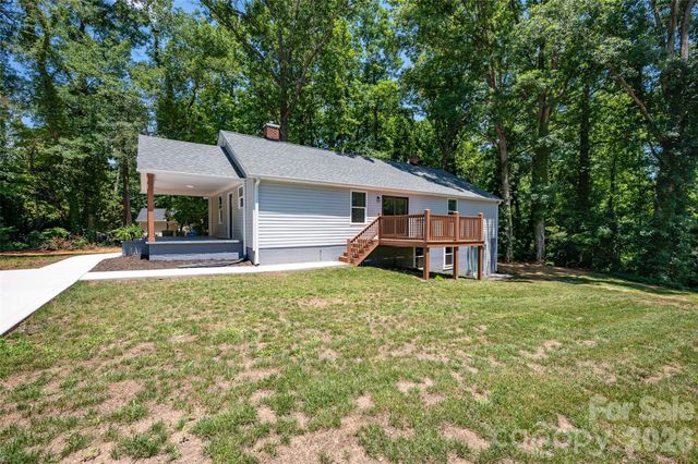126 39th Avenue Court NW, Hickory, NC 28601