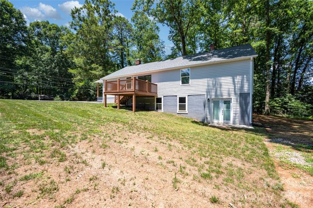 126 39th Avenue Court NW, Hickory, NC 28601