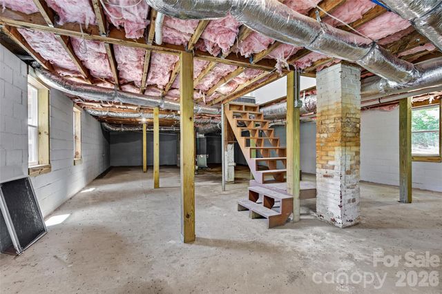 126 39th Avenue Court NW, Hickory, NC 28601