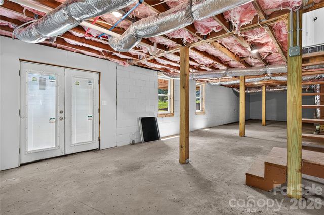 126 39th Avenue Court NW, Hickory, NC 28601