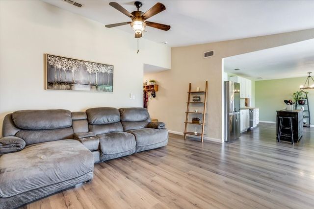 2102 Hill Top Circle, Weatherford, TX 76085