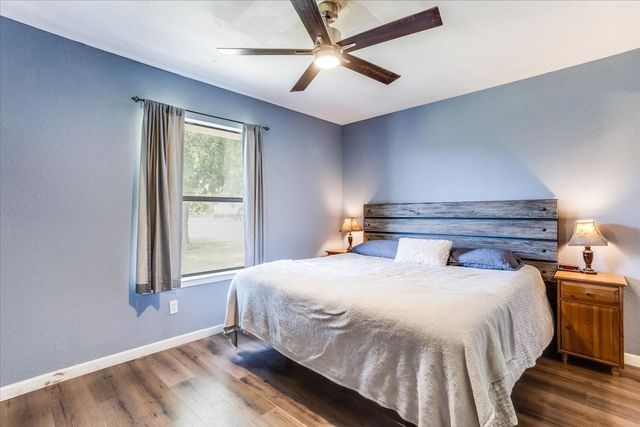 2102 Hill Top Circle, Weatherford, TX 76085