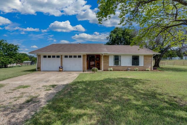 2102 Hill Top Circle, Weatherford, TX 76085