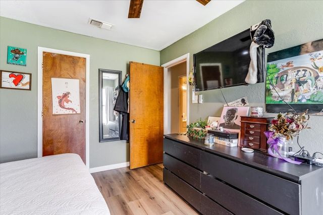 2102 Hill Top Circle, Weatherford, TX 76085