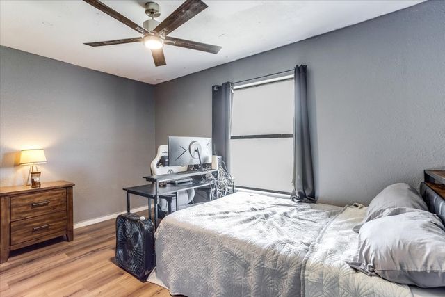 2102 Hill Top Circle, Weatherford, TX 76085