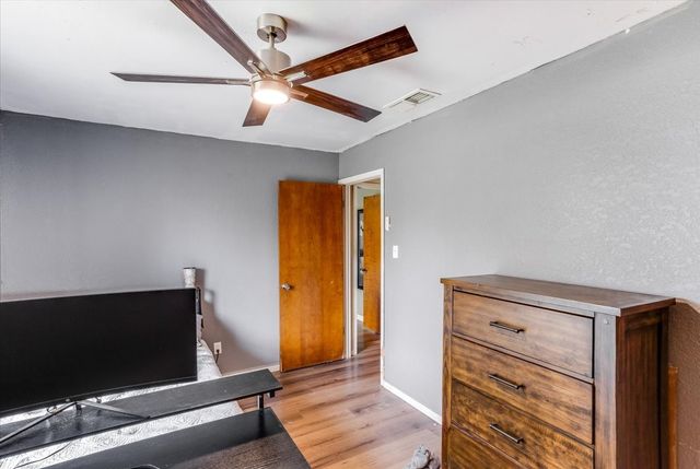 2102 Hill Top Circle, Weatherford, TX 76085
