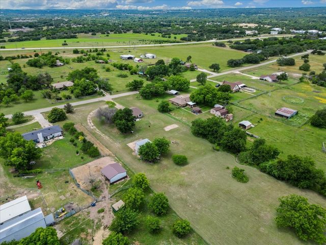 2102 Hill Top Circle, Weatherford, TX 76085