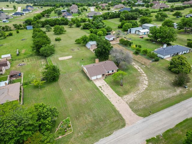 2102 Hill Top Circle, Weatherford, TX 76085