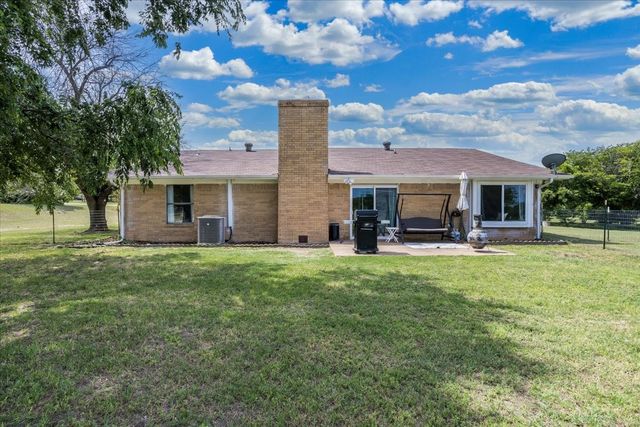 2102 Hill Top Circle, Weatherford, TX 76085