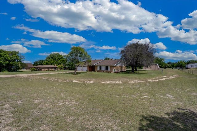 2102 Hill Top Circle, Weatherford, TX 76085