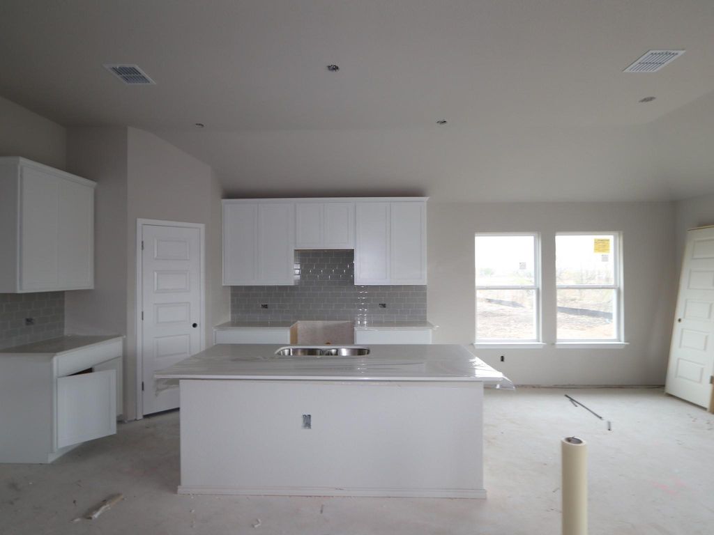 9201 Corvallis DR, Austin, TX 78747