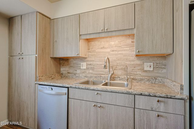 17411 N HITCHING POST Drive, Sun City, AZ 85373