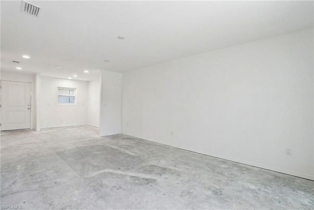 16881 Davis RD 911, Fort Myers, FL 33908