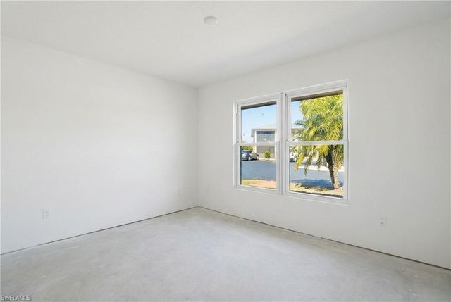 16881 Davis RD 911, Fort Myers, FL 33908