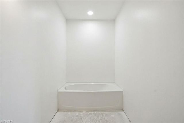 16881 Davis RD 911, Fort Myers, FL 33908