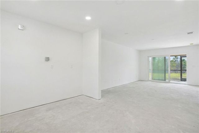 16881 Davis RD 911, Fort Myers, FL 33908