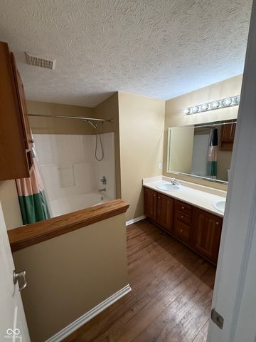 10735 Chestnut Heath Court, Noblesville, IN 46060