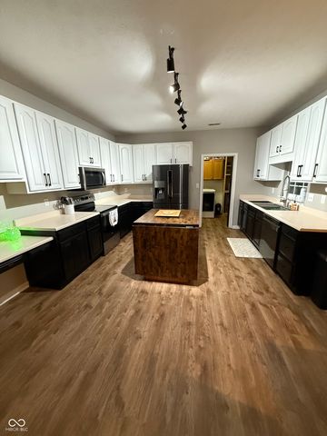 10735 Chestnut Heath Court, Noblesville, IN 46060