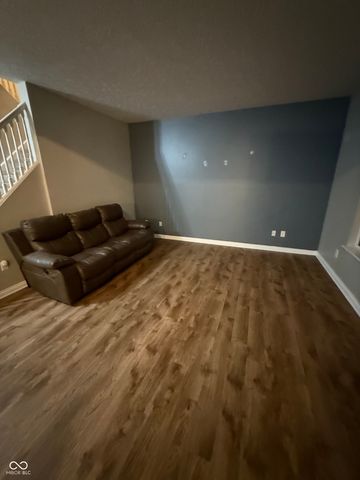 10735 Chestnut Heath Court, Noblesville, IN 46060