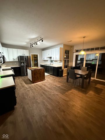 10735 Chestnut Heath Court, Noblesville, IN 46060