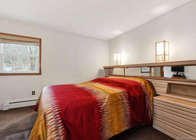 33 Fulmar Road, Mahopac, NY 10541