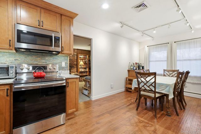 33 Fulmar Road, Mahopac, NY 10541