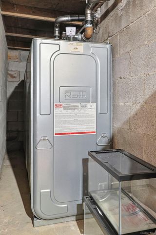 33 Fulmar Road, Mahopac, NY 10541