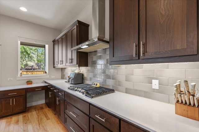 1405 Matthews LN, Austin, TX 78745