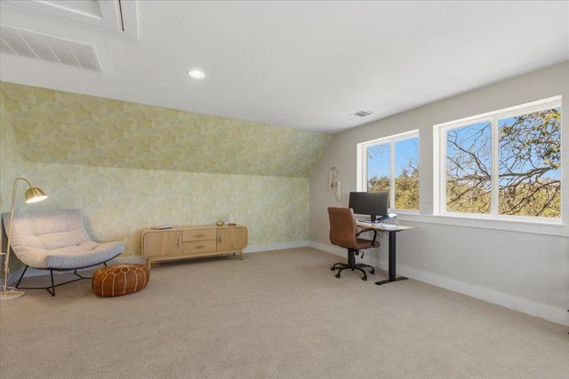 1405 Matthews LN, Austin, TX 78745