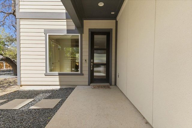 1405 Matthews LN, Austin, TX 78745