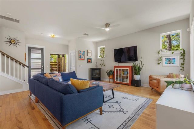 1405 Matthews LN, Austin, TX 78745