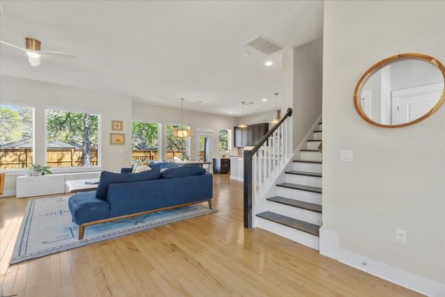 1405 Matthews LN, Austin, TX 78745