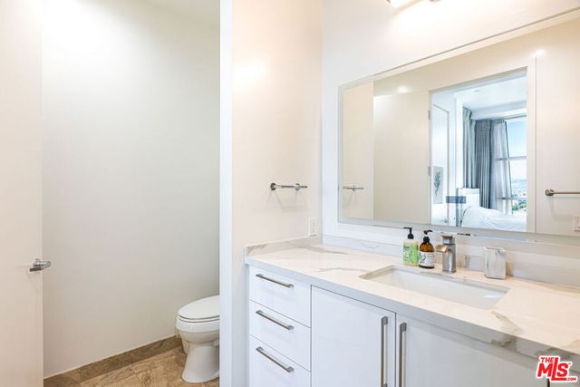 3223 W 6th Street 902, Los Angeles, CA 90020