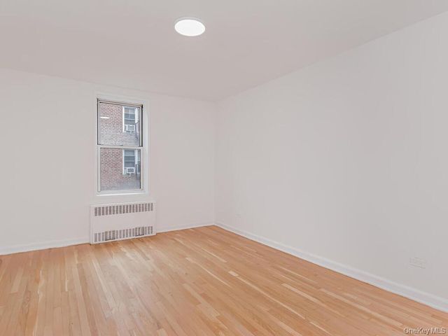 2104 Holland Avenue 4H, Bronx, NY 10462