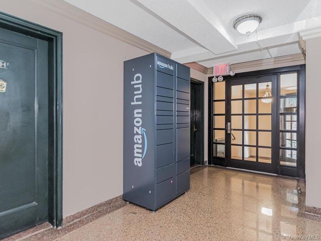 2104 Holland Avenue 4H, Bronx, NY 10462