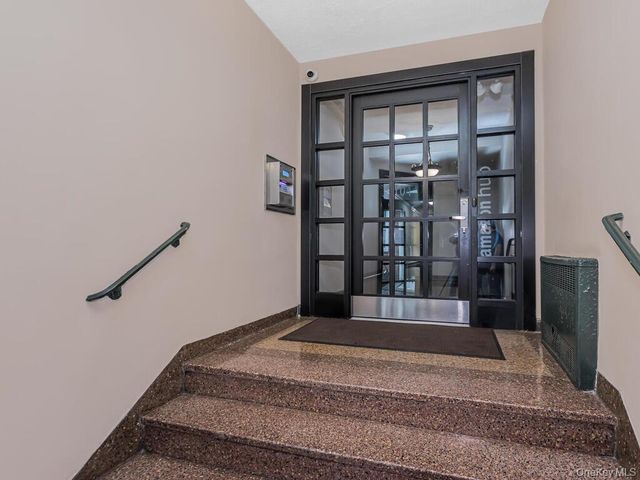 2104 Holland Avenue 4H, Bronx, NY 10462