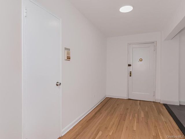 2104 Holland Avenue 4H, Bronx, NY 10462
