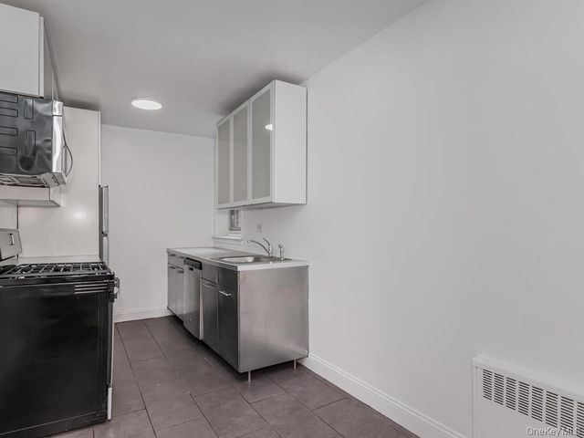 2104 Holland Avenue 4H, Bronx, NY 10462