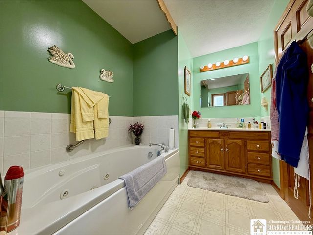 9687 Deer Creek Road, Genesee, NY 14770