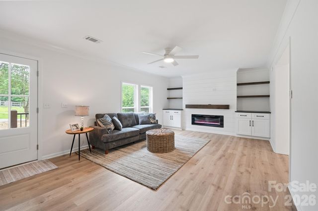 7553 Katherine Drive, Denver, NC 28037