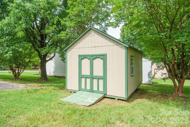 7553 Katherine Drive, Denver, NC 28037