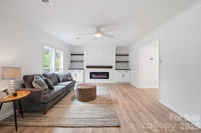 7553 Katherine Drive, Denver, NC 28037
