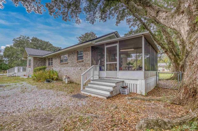 6204 Flaxman St, Pensacola, FL 32506