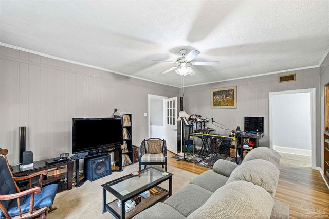 6204 Flaxman St, Pensacola, FL 32506